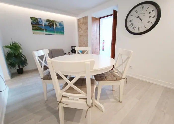 Cozy Lapa Retreat 2Br 2Ba Ideal For Couples Apartament Lizbona